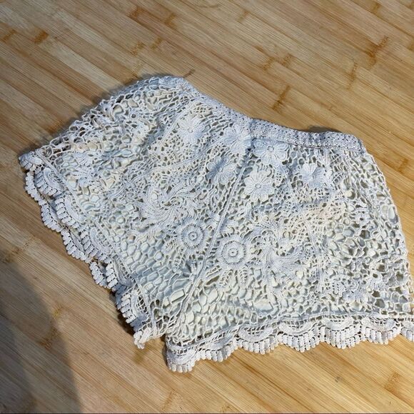 Lulumari crochet detail shorts  - Picture 5 of 8
